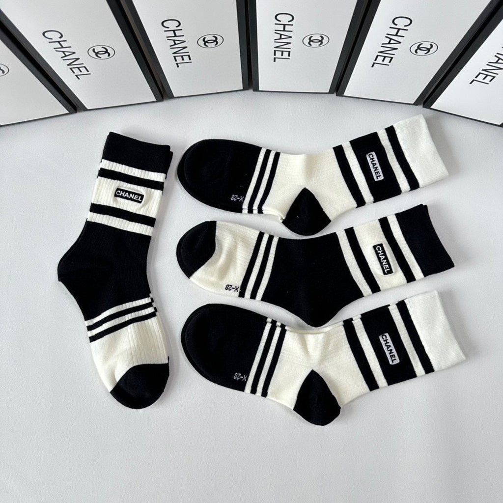 CHANEL CREW SOCKS 423800 (1 BOX)