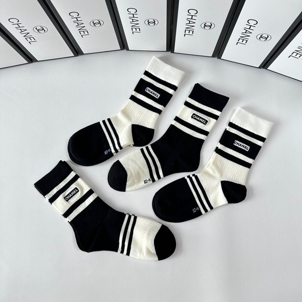 CHANEL CREW SOCKS 423800 (1 BOX)