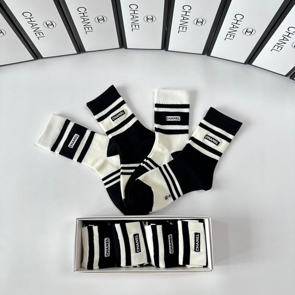 CHANEL CREW SOCKS 423800 (1 BOX)