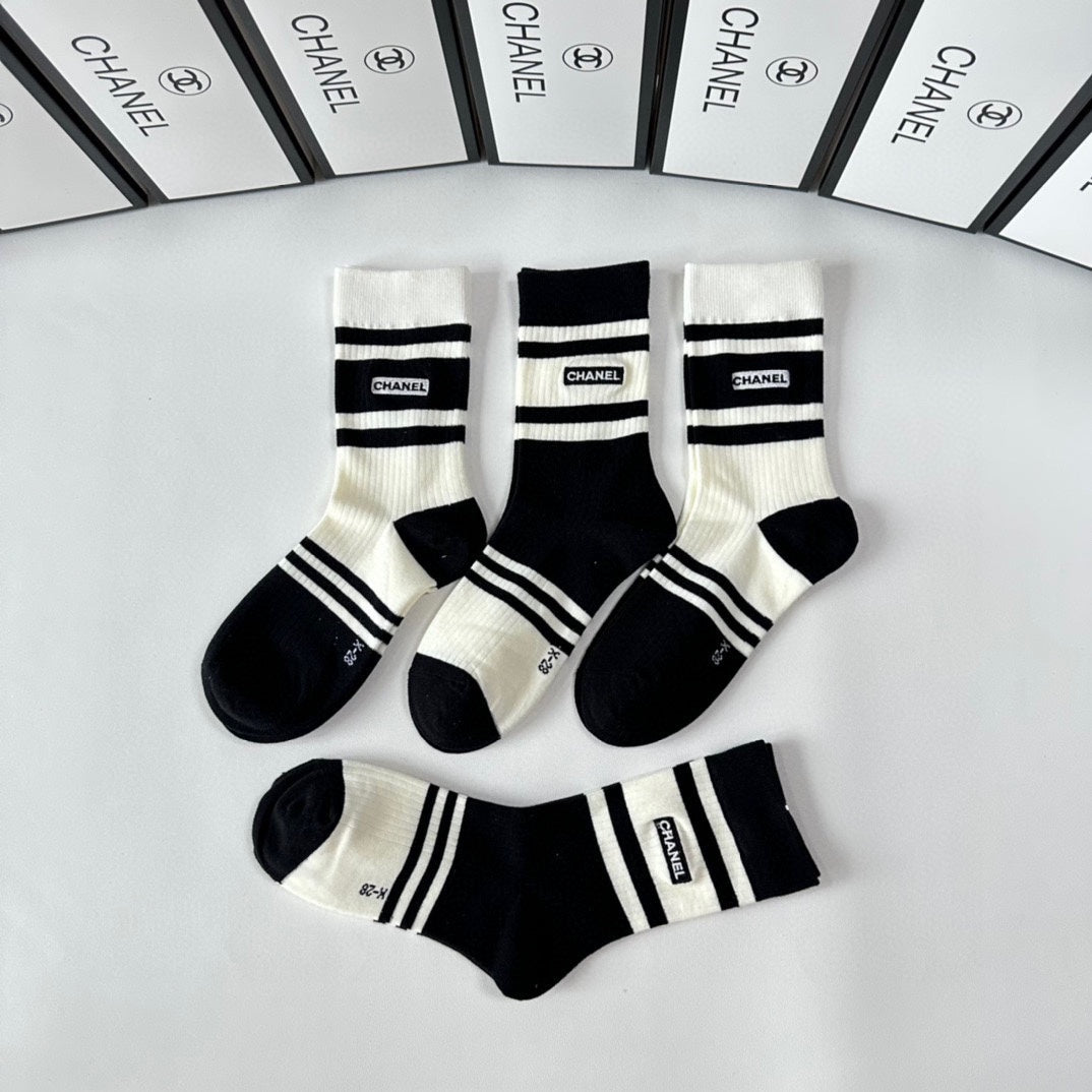 CHANEL CREW SOCKS 423800 (1 BOX)