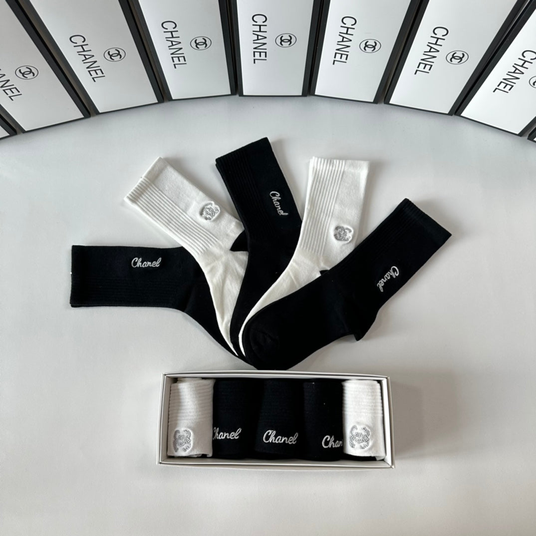 CHANEL CREW SOCKS 423812 (1 BOX)