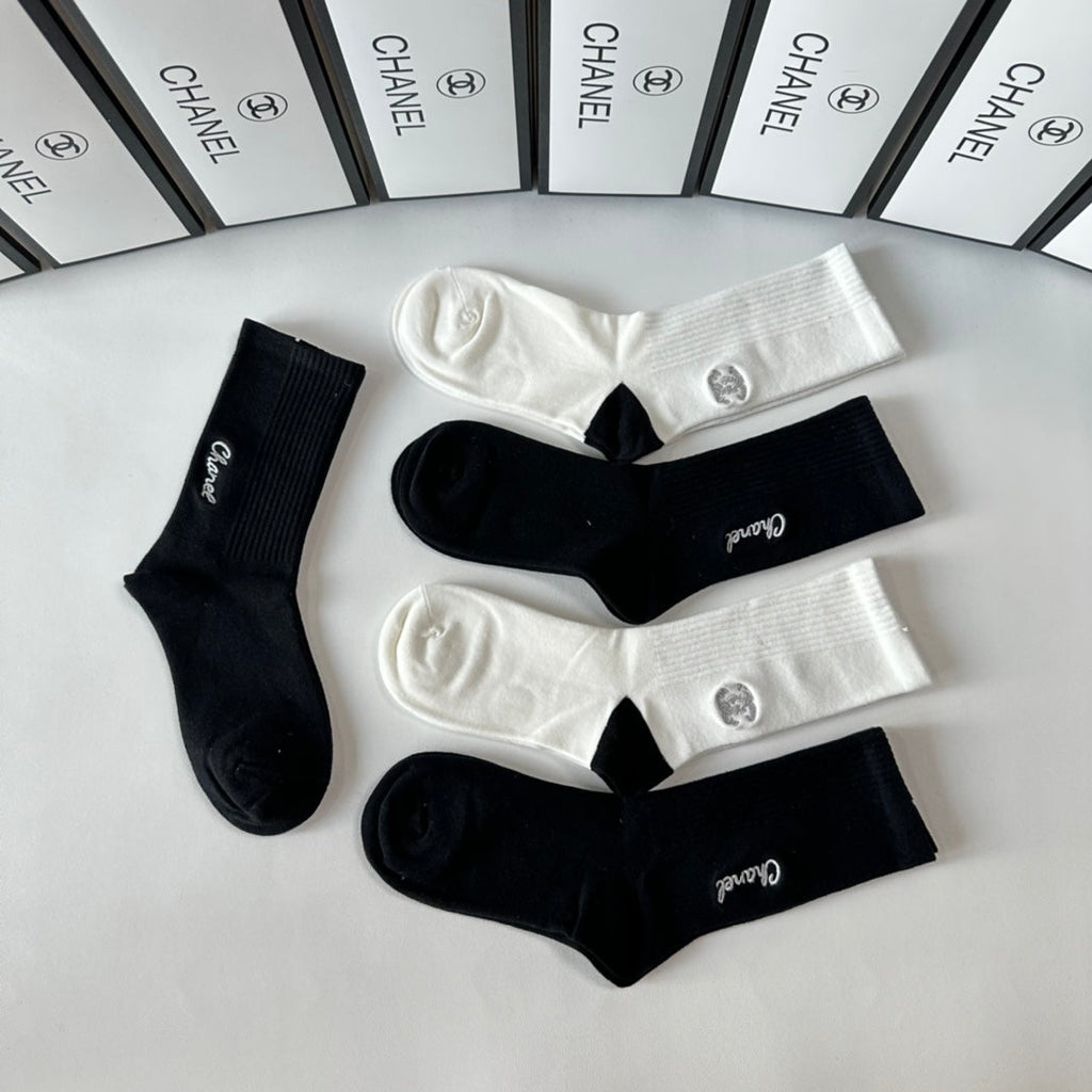 CHANEL CREW SOCKS 423812 (1 BOX)