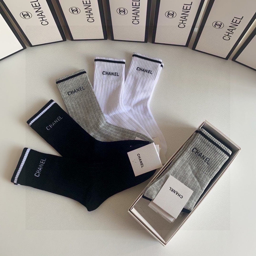 CHANEL CREW SOCKS 423820 (1 BOX)