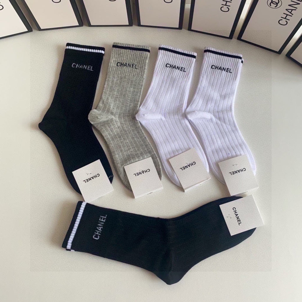 CHANEL CREW SOCKS 423820 (1 BOX)
