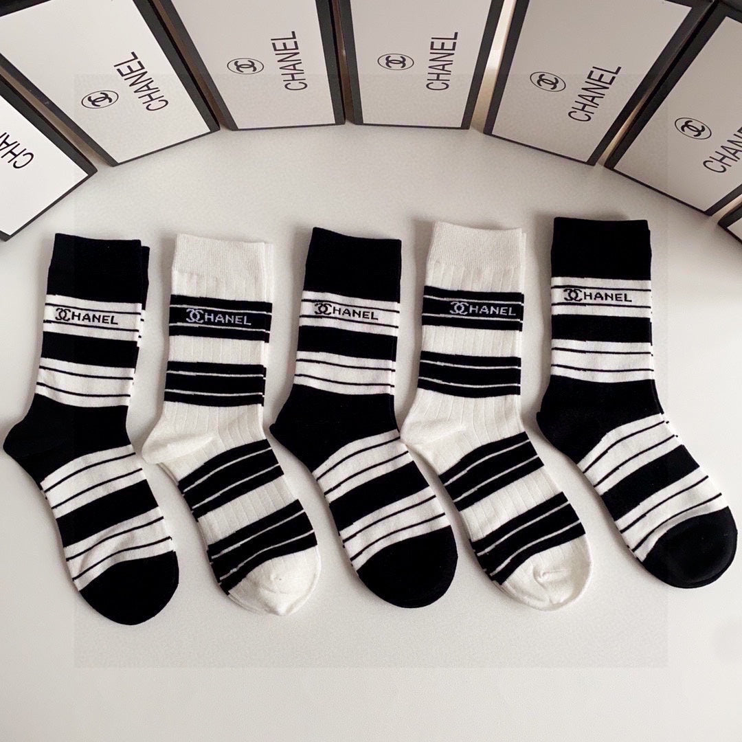 CHANEL CREW SOCKS 423832 (1 BOX)