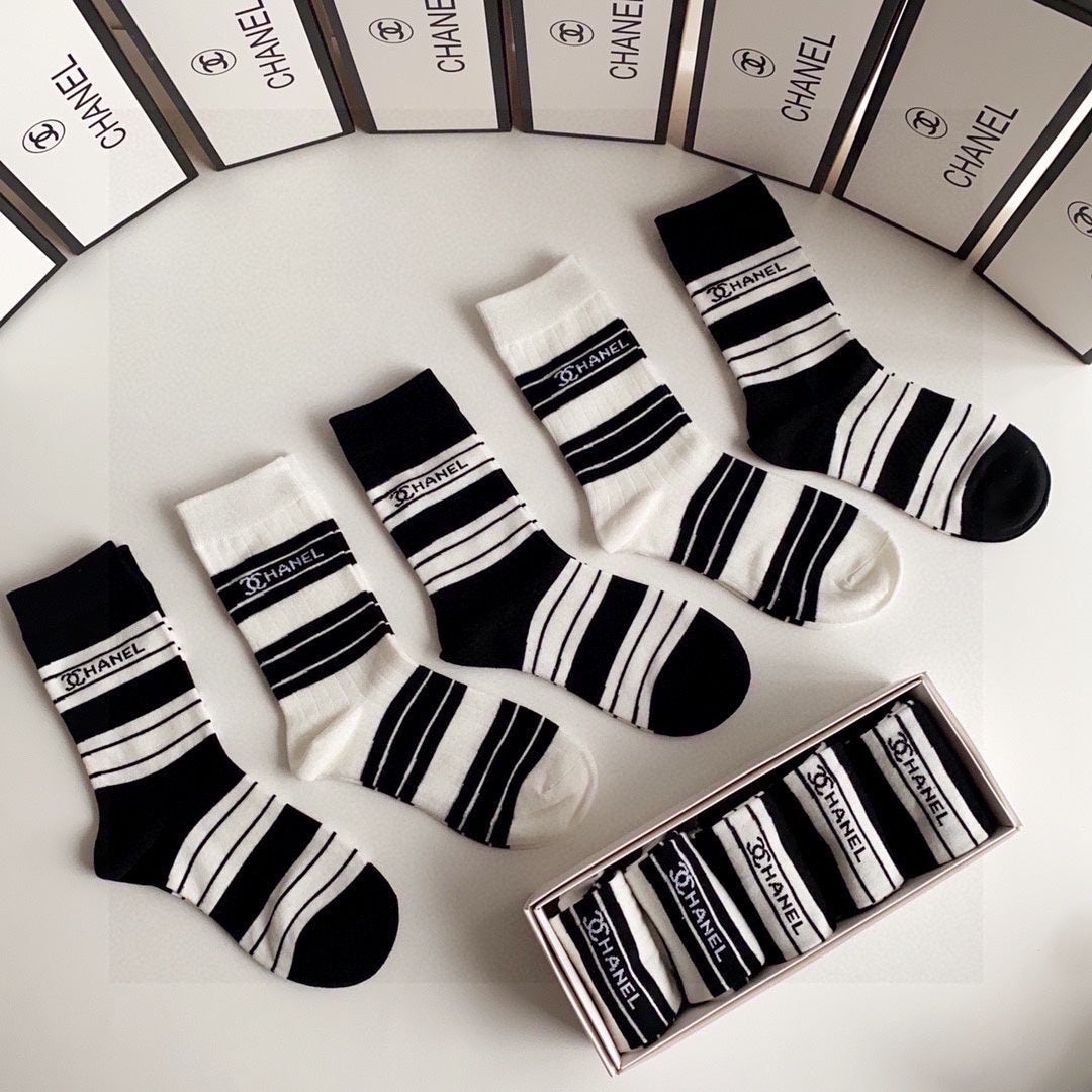 CHANEL CREW SOCKS 423832 (1 BOX)