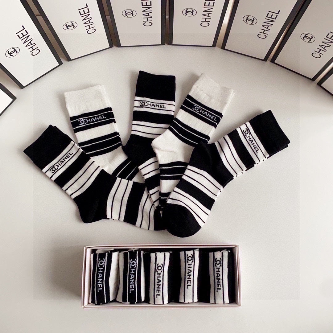CHANEL CREW SOCKS 423832 (1 BOX)