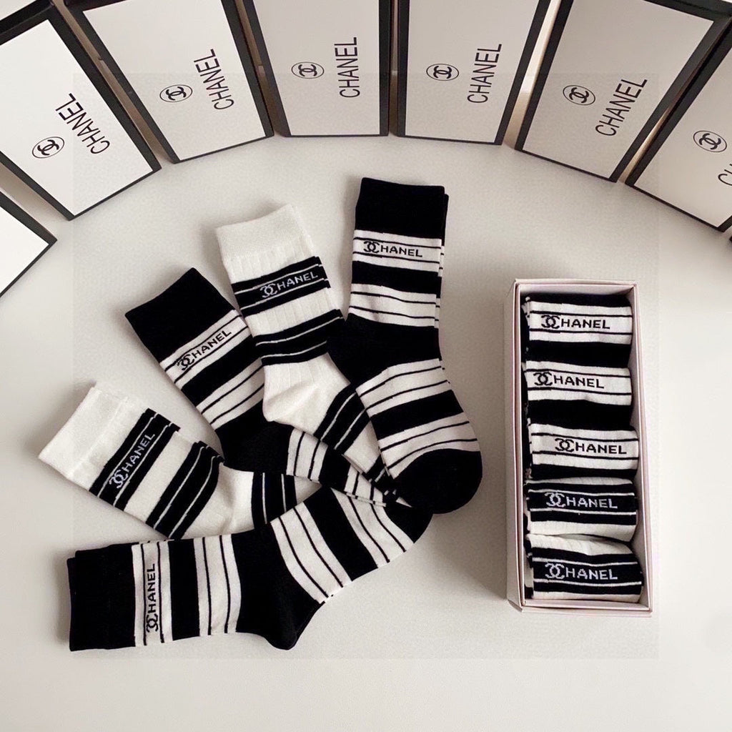 CHANEL CREW SOCKS 423832 (1 BOX)