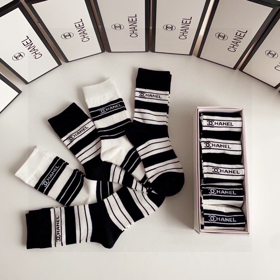 CHANEL CREW SOCKS 423832 (1 BOX)