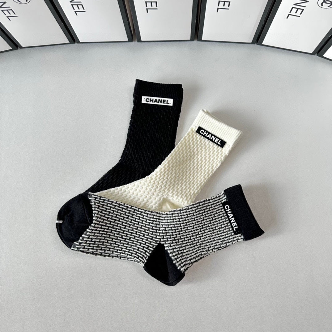 CHANEL CREW SOCKS 423837 (1 BOX)