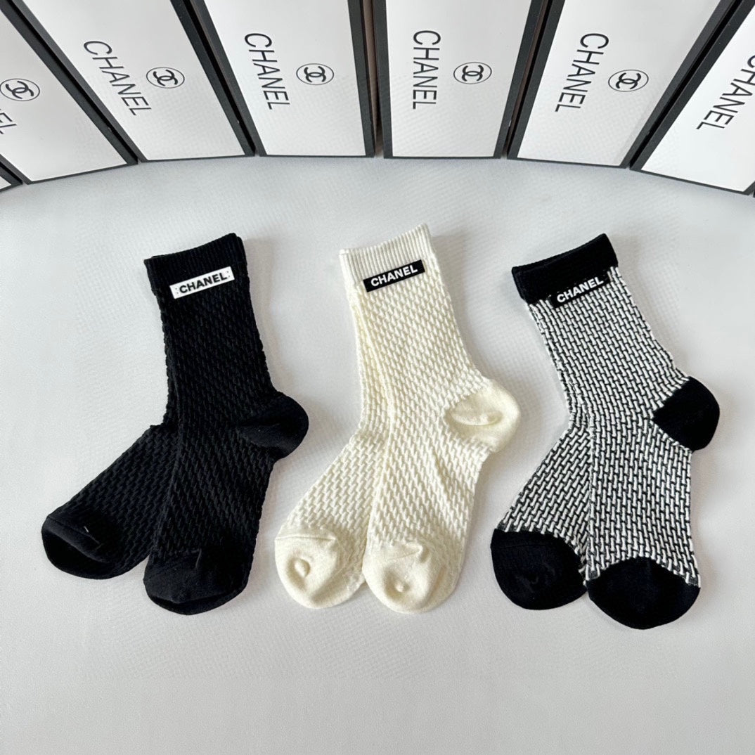 CHANEL CREW SOCKS 423837 (1 BOX)