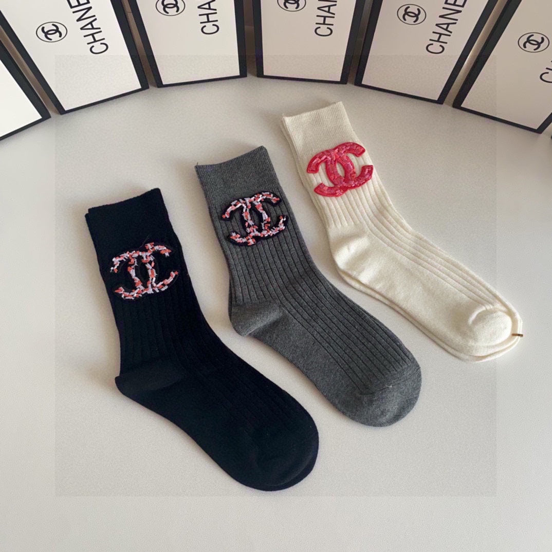 CHANEL CREW SOCKS 423841 (1 BOX)