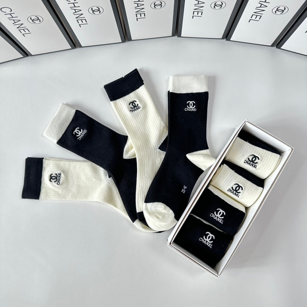CHANEL CREW SOCKS 425650 ( 1 BOX )