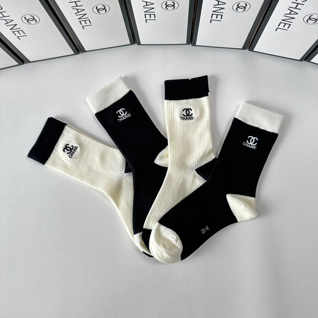 CHANEL CREW SOCKS 425650 ( 1 BOX )