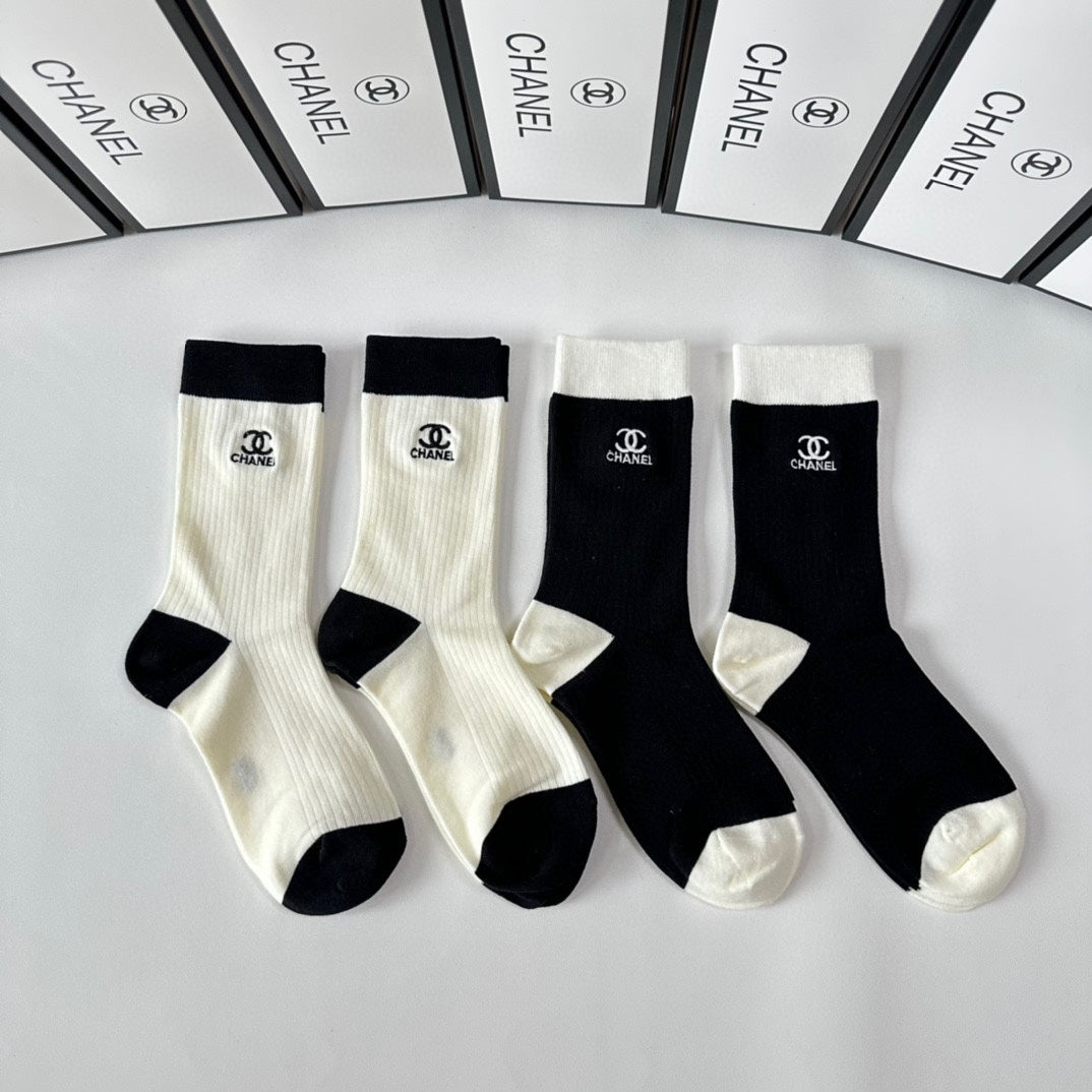 CHANEL CREW SOCKS 425650 ( 1 BOX )