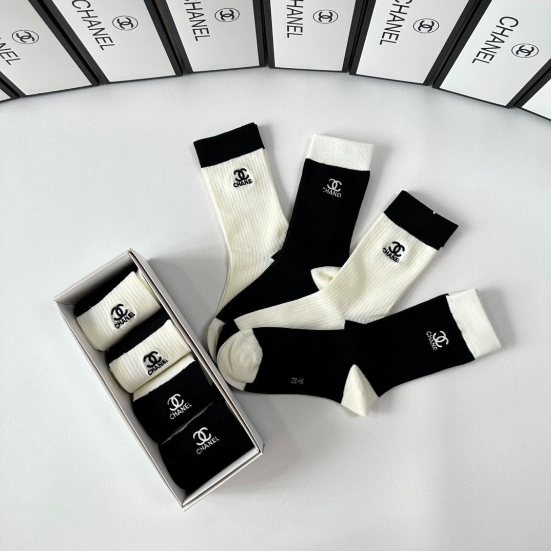 CHANEL CREW SOCKS 425650 ( 1 BOX )