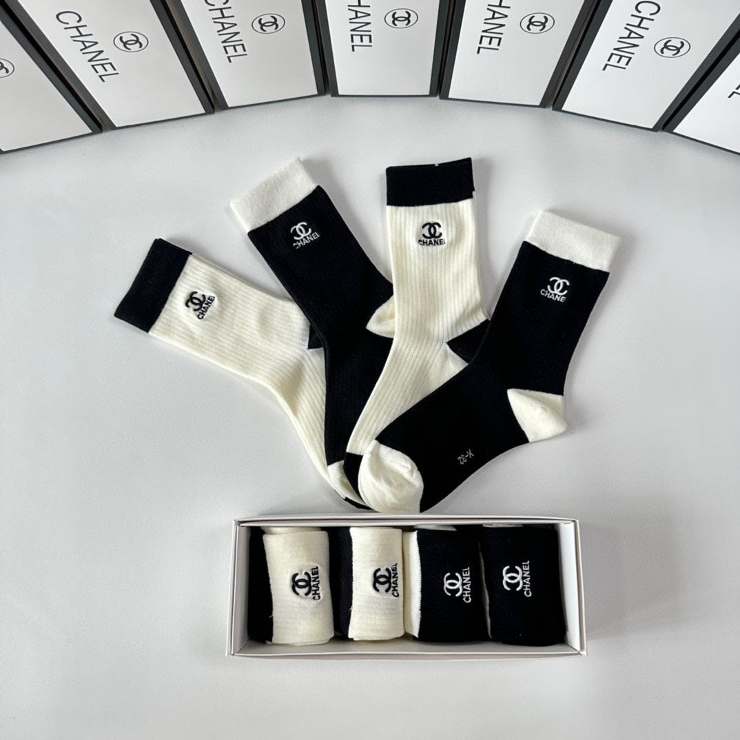 CHANEL CREW SOCKS 425650 ( 1 BOX )
