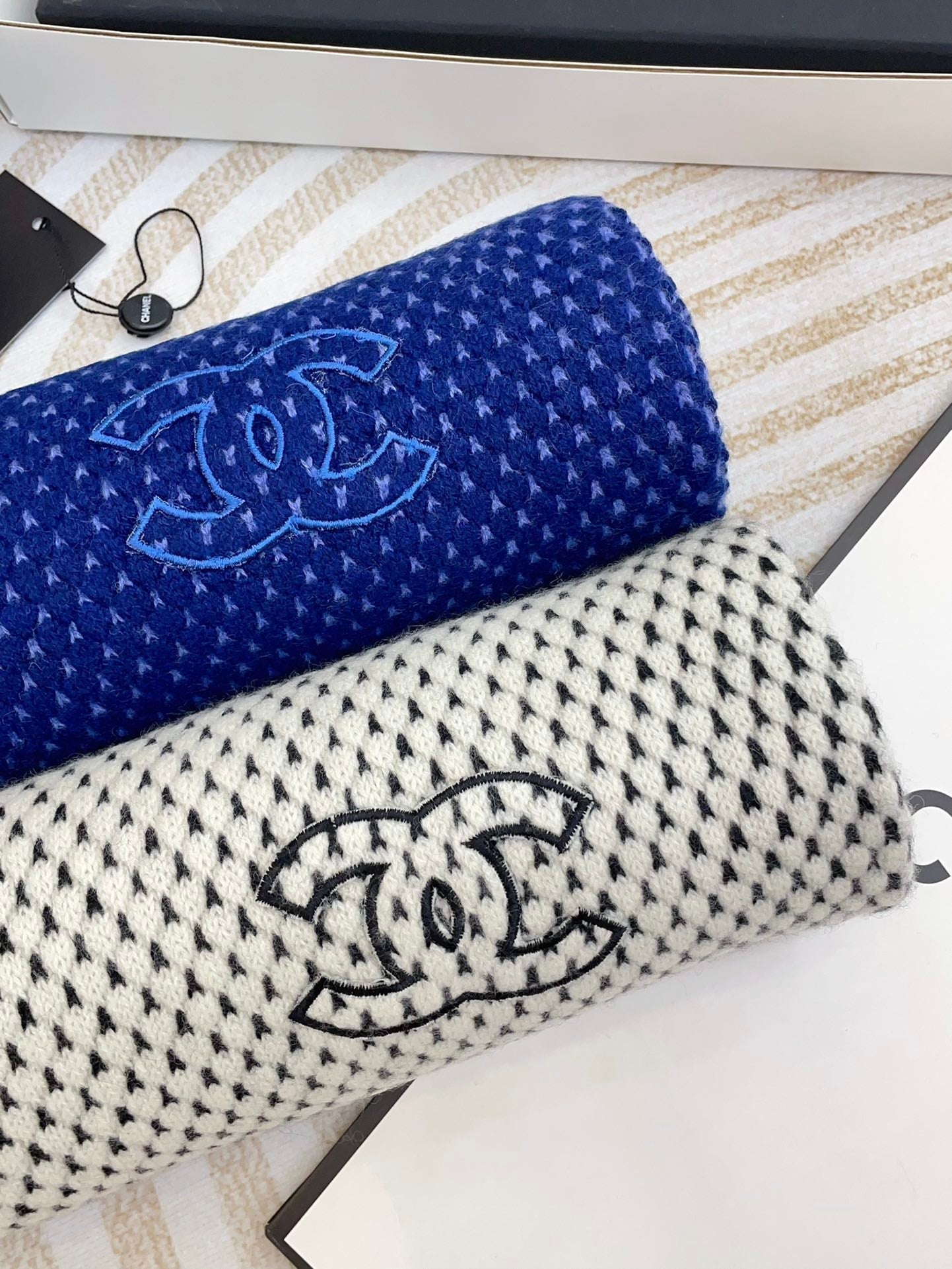CHANEL SCARF 180 CM IN AZURE BLUE CASHMERE 394593