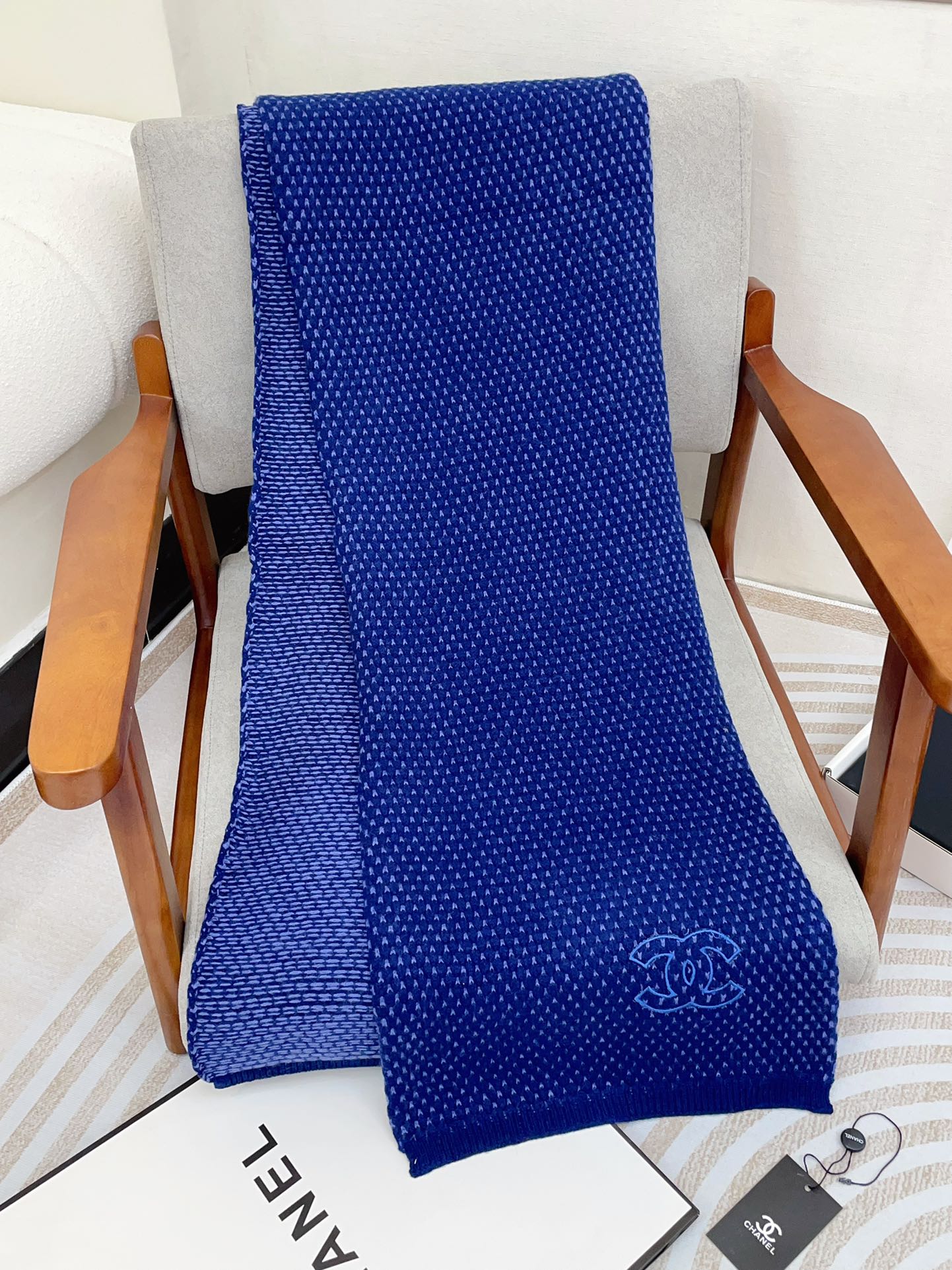 CHANEL SCARF 180 CM IN AZURE BLUE CASHMERE 394593
