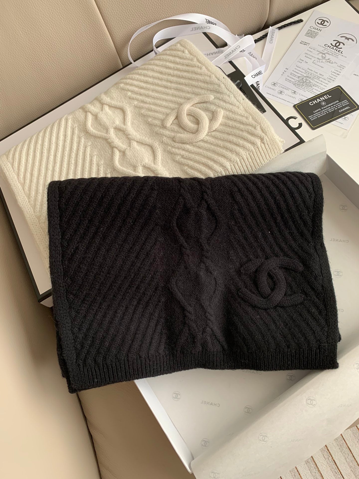CHANEL KNIT SCARF 200 CM IN WHITE CASHMERE 392882