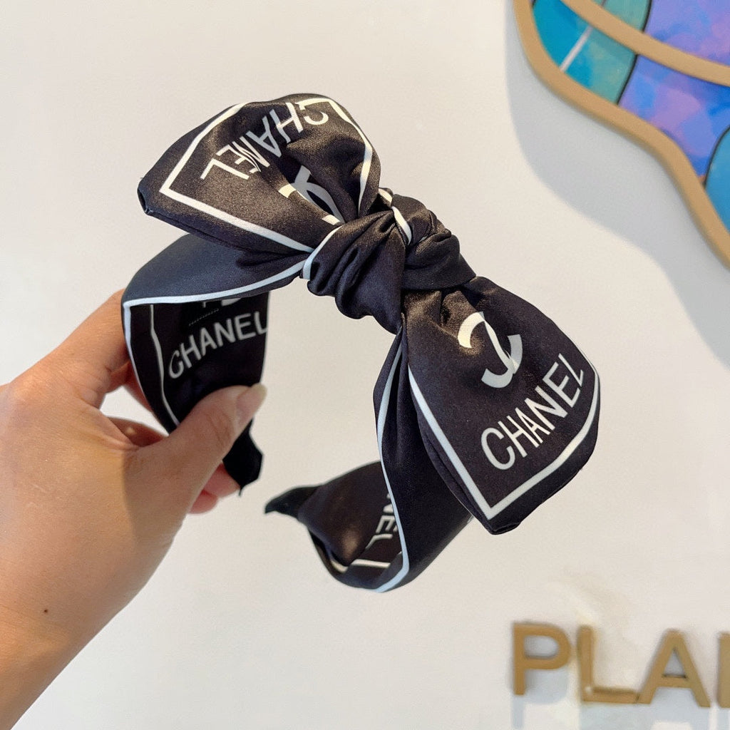 CHANEL BLACK MIX WHITE SILK HAIRBAND 358257