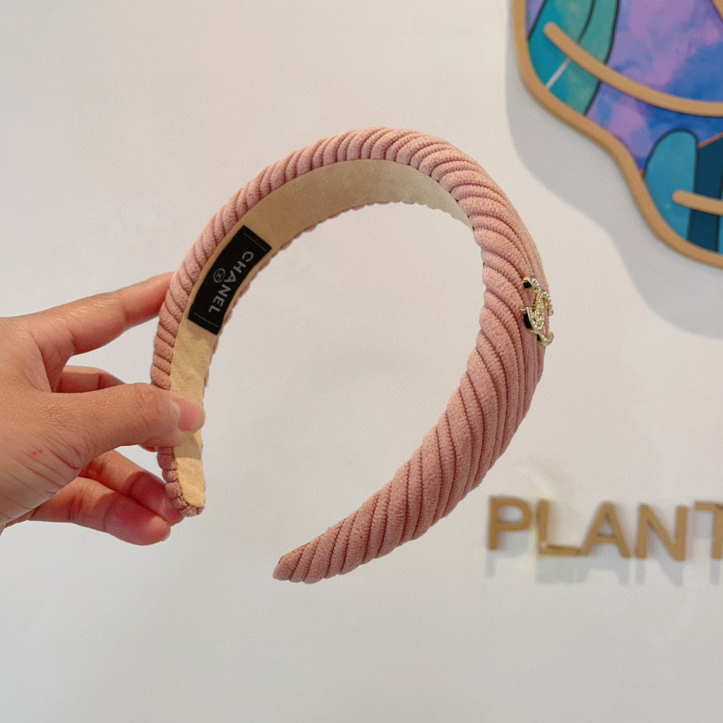 CHANEL LIGHT PINK FABRIC HAIRBAND WITH GOLD LOGO 414436