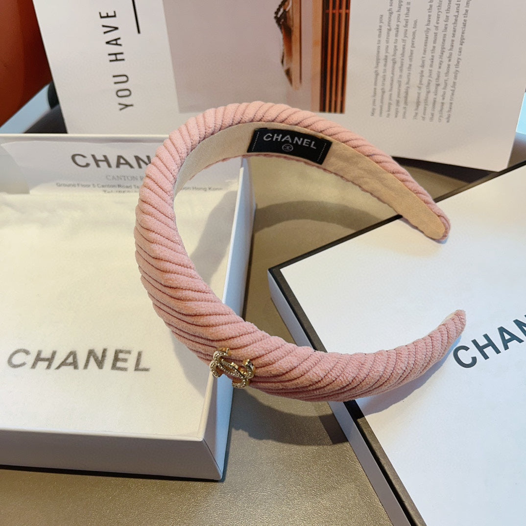 CHANEL LIGHT PINK FABRIC HAIRBAND WITH GOLD LOGO 414436