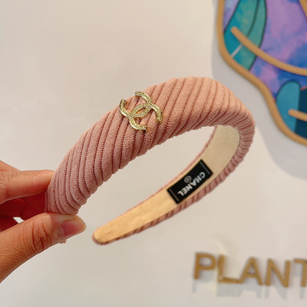 CHANEL LIGHT PINK FABRIC HAIRBAND WITH GOLD LOGO 414436