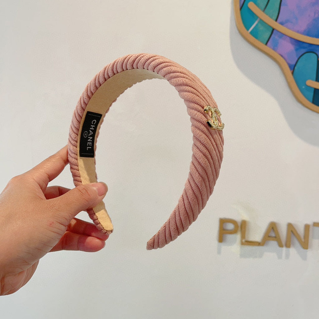 CHANEL LIGHT PINK FABRIC HAIRBAND WITH GOLD LOGO 414436