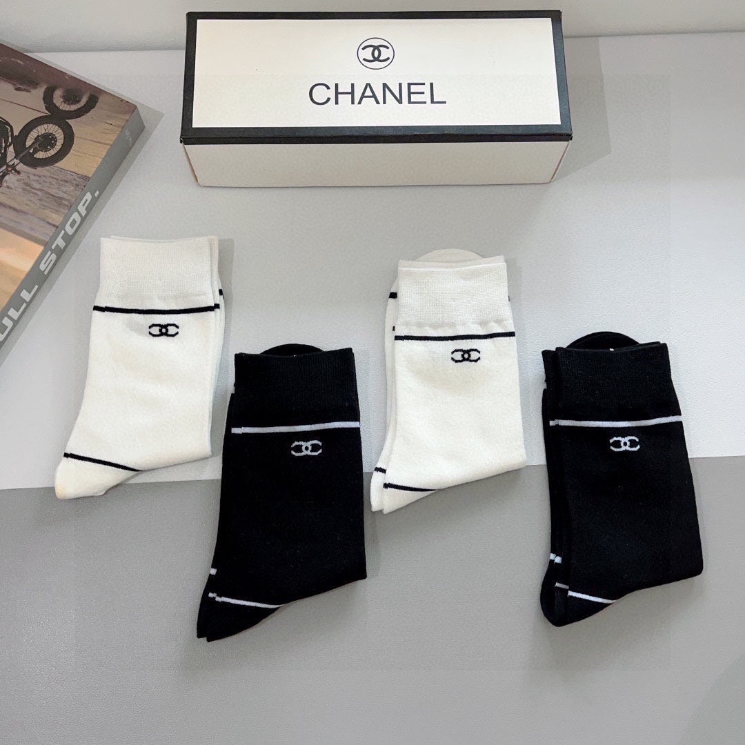 CHANEL CREW SOCKS 417494 ( 1 BOX )