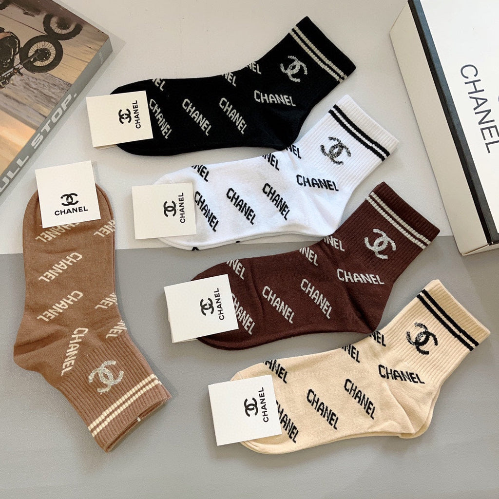 CHANEL CREW SOCKS 419074 (1 BOX )