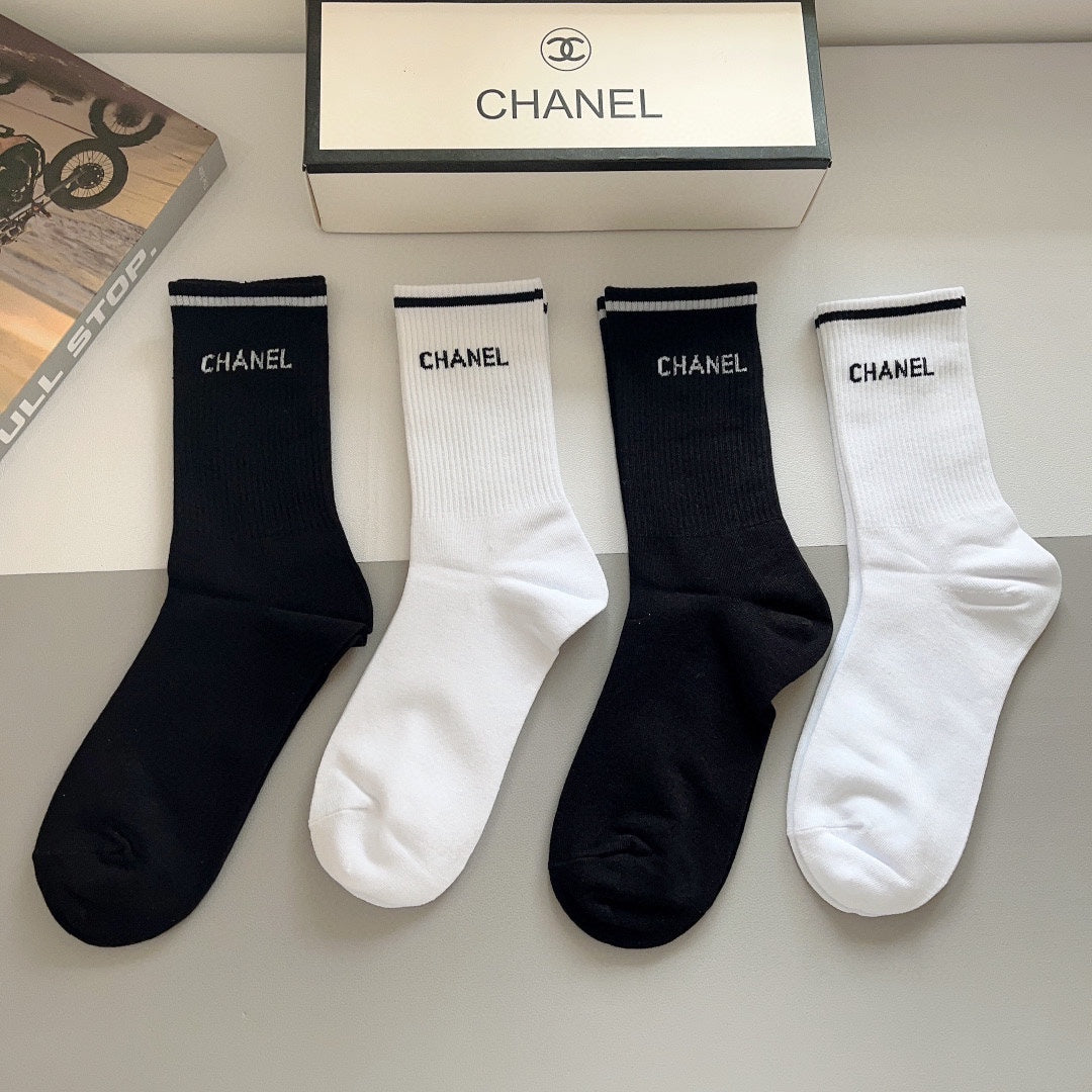 CHANEL CREW SOCKS 419081 (1 BOX )