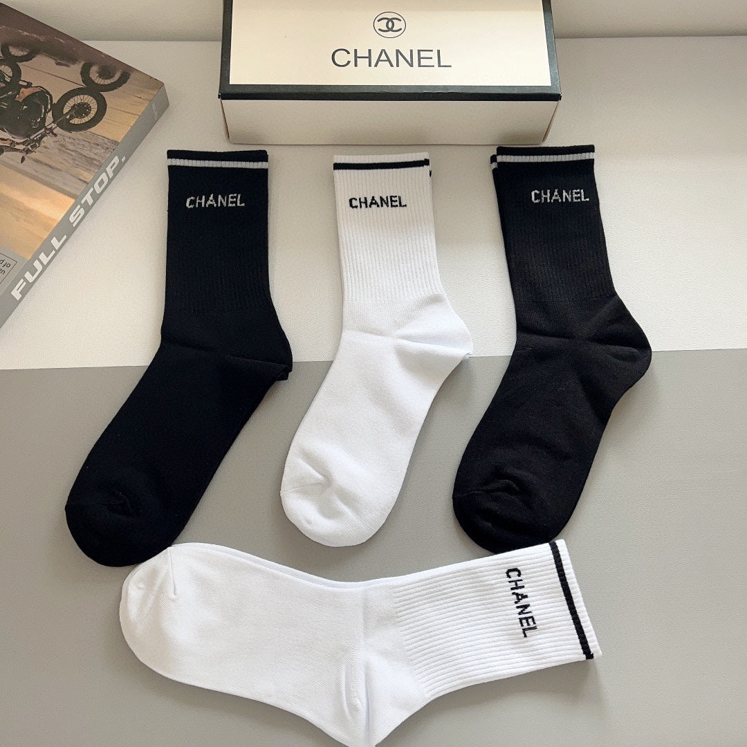CHANEL CREW SOCKS 419081 (1 BOX )