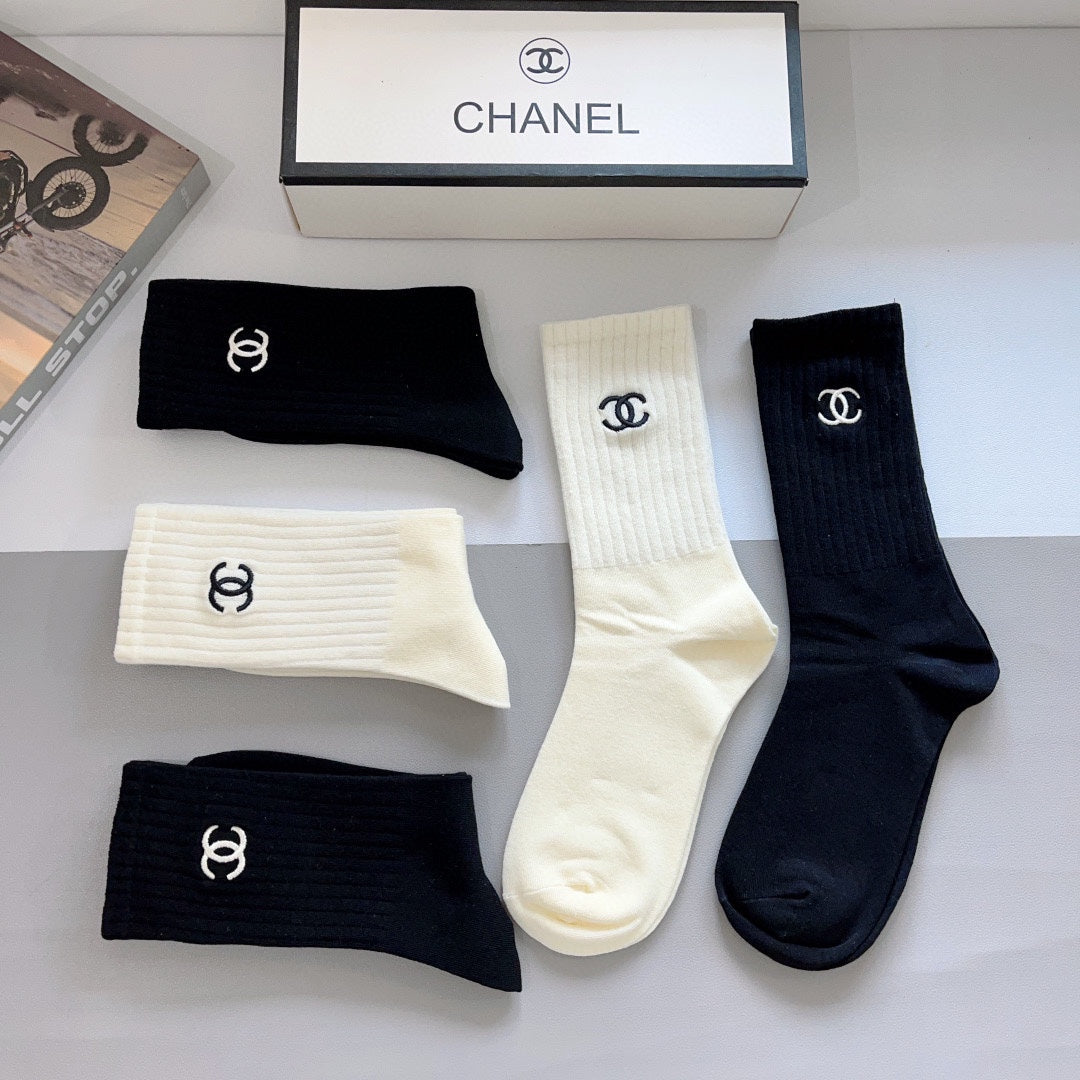 CHANEL CREW SOCKS 423749 (1 BOX)