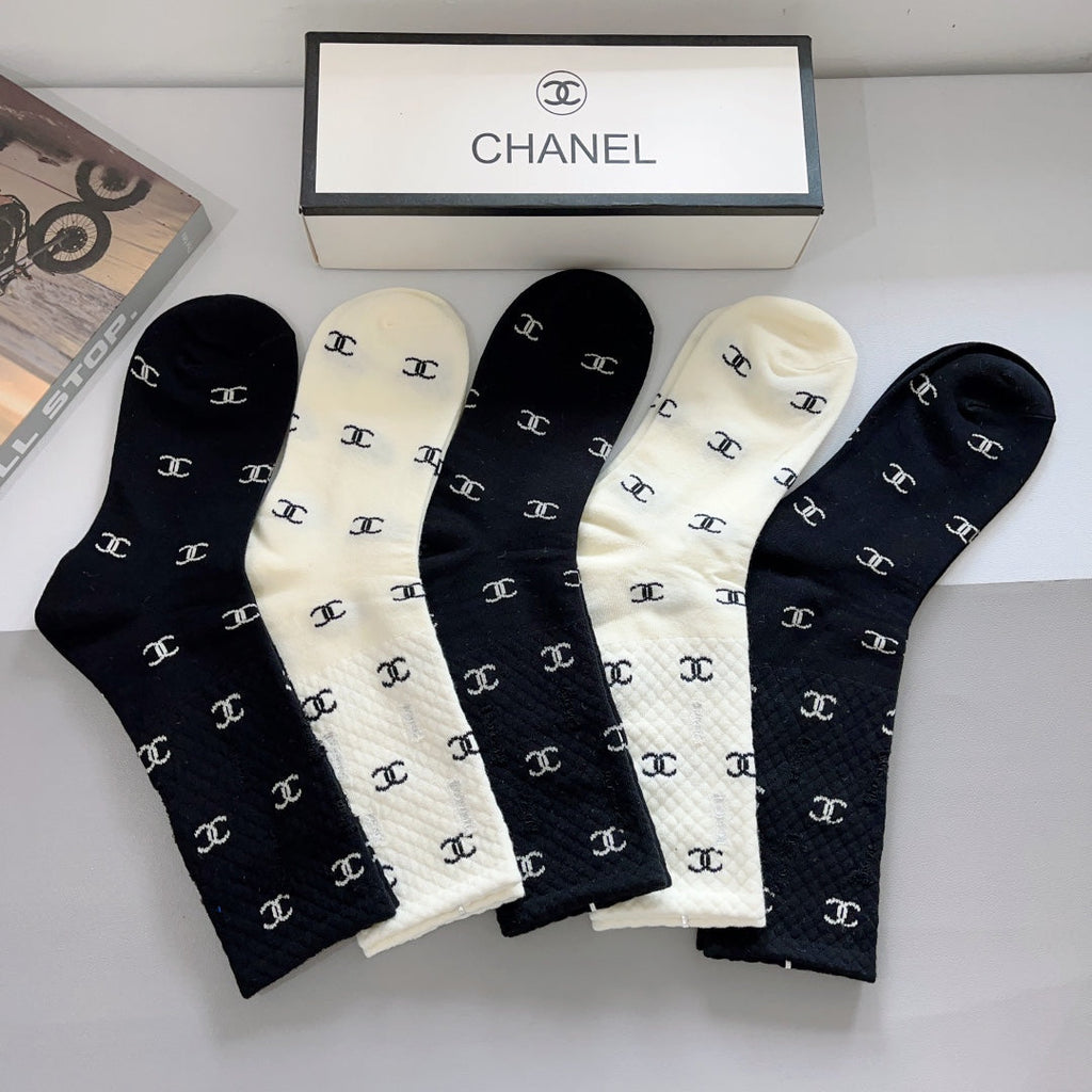 CHANEL CREW SOCKS 423777 (1 BOX)