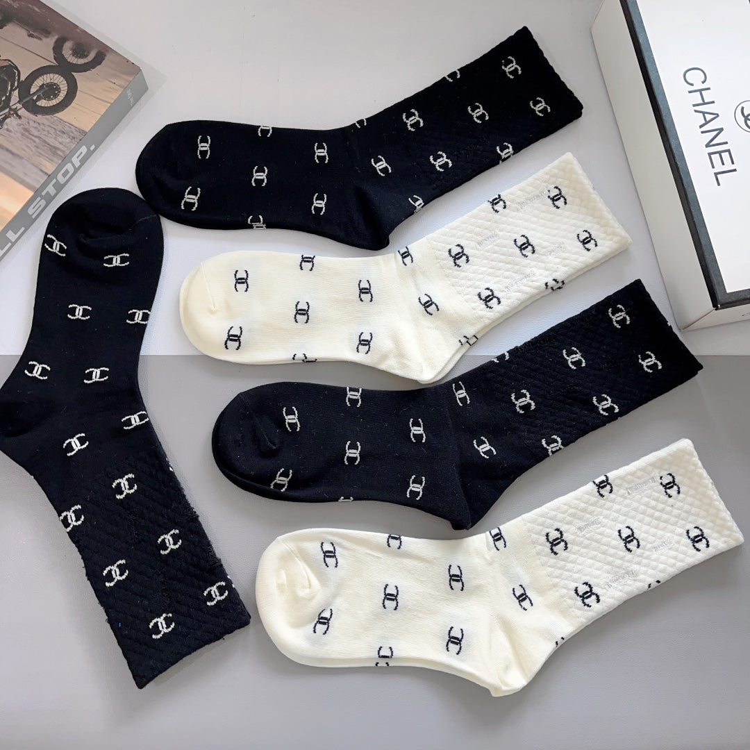 CHANEL CREW SOCKS 423777 (1 BOX)