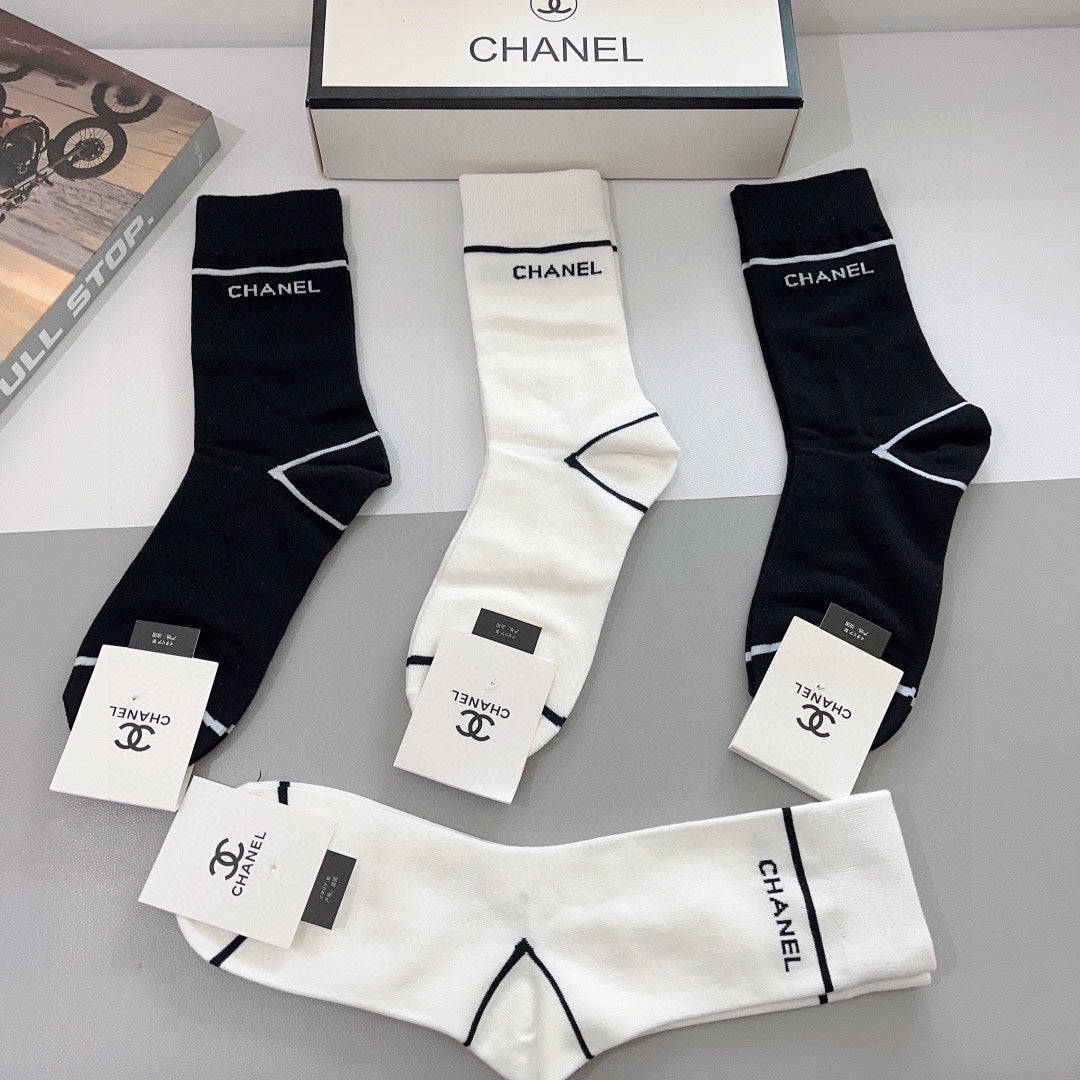 CHANEL CREW SOCKS 425625 ( 1 BOX )