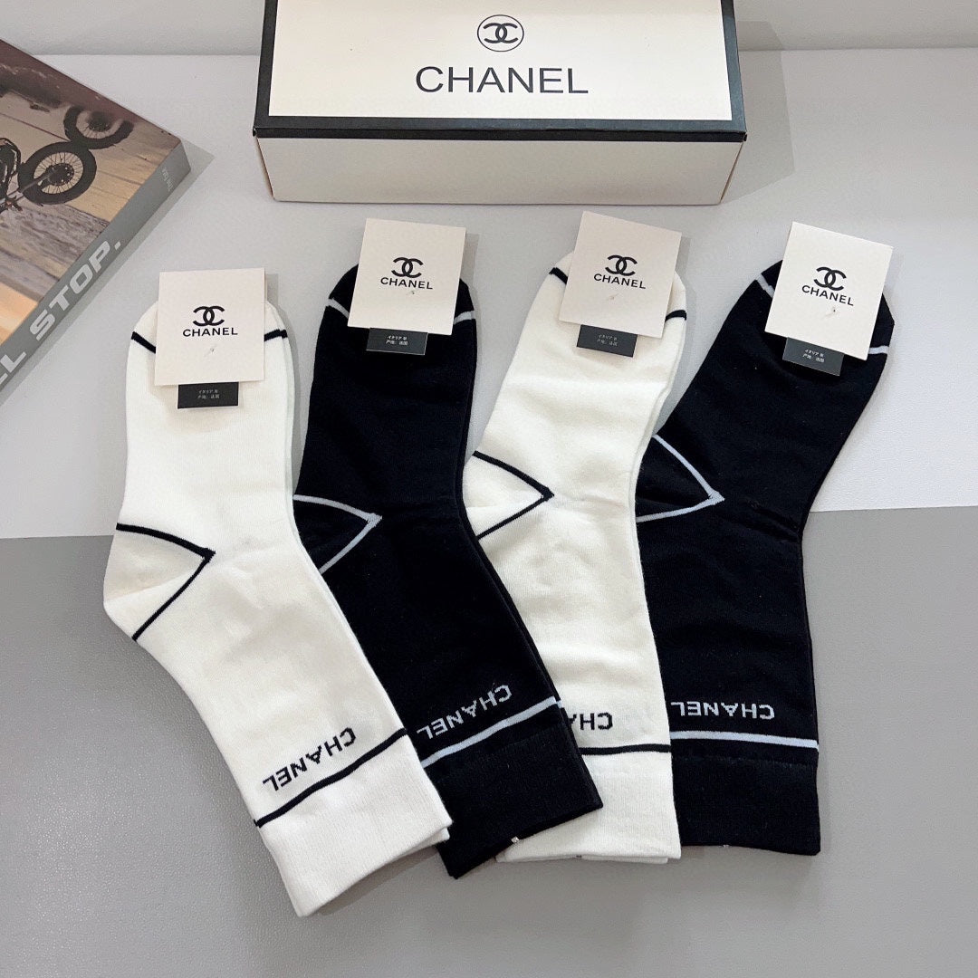 CHANEL CREW SOCKS 425625 ( 1 BOX )