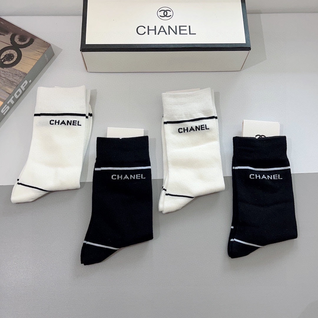CHANEL CREW SOCKS 425625 ( 1 BOX )