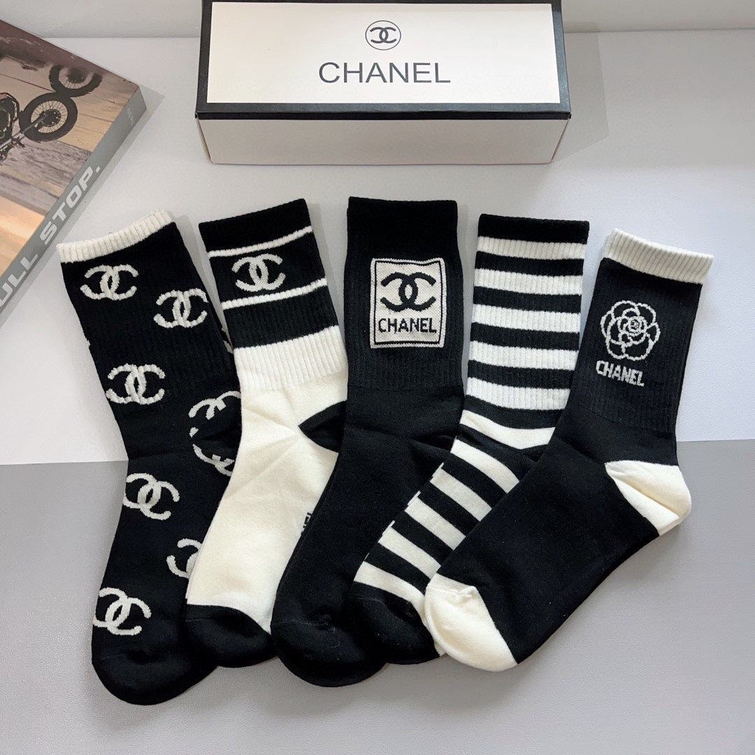 CHANEL CREW SOCKS 425643 ( 1 BOX )