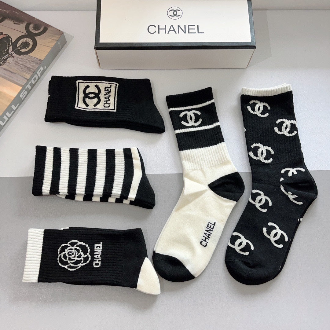 CHANEL CREW SOCKS 425643 ( 1 BOX )