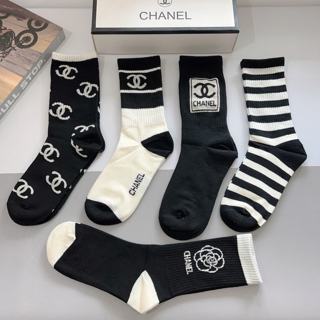 CHANEL CREW SOCKS 425643 ( 1 BOX )