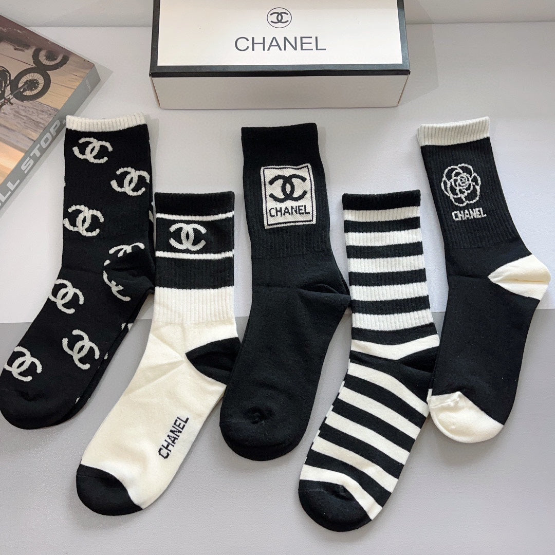 CHANEL CREW SOCKS 425643 ( 1 BOX )