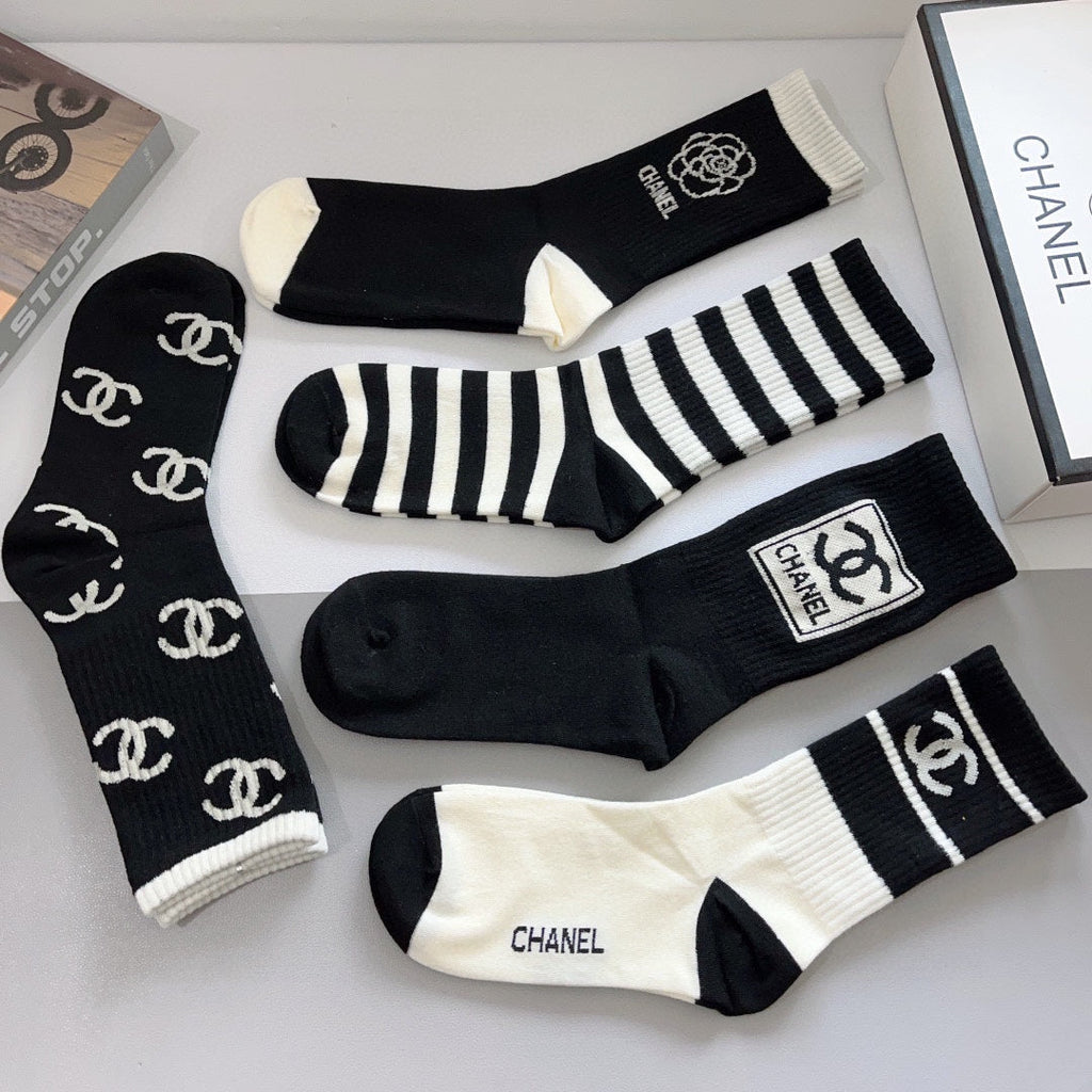 CHANEL CREW SOCKS 425643 ( 1 BOX )
