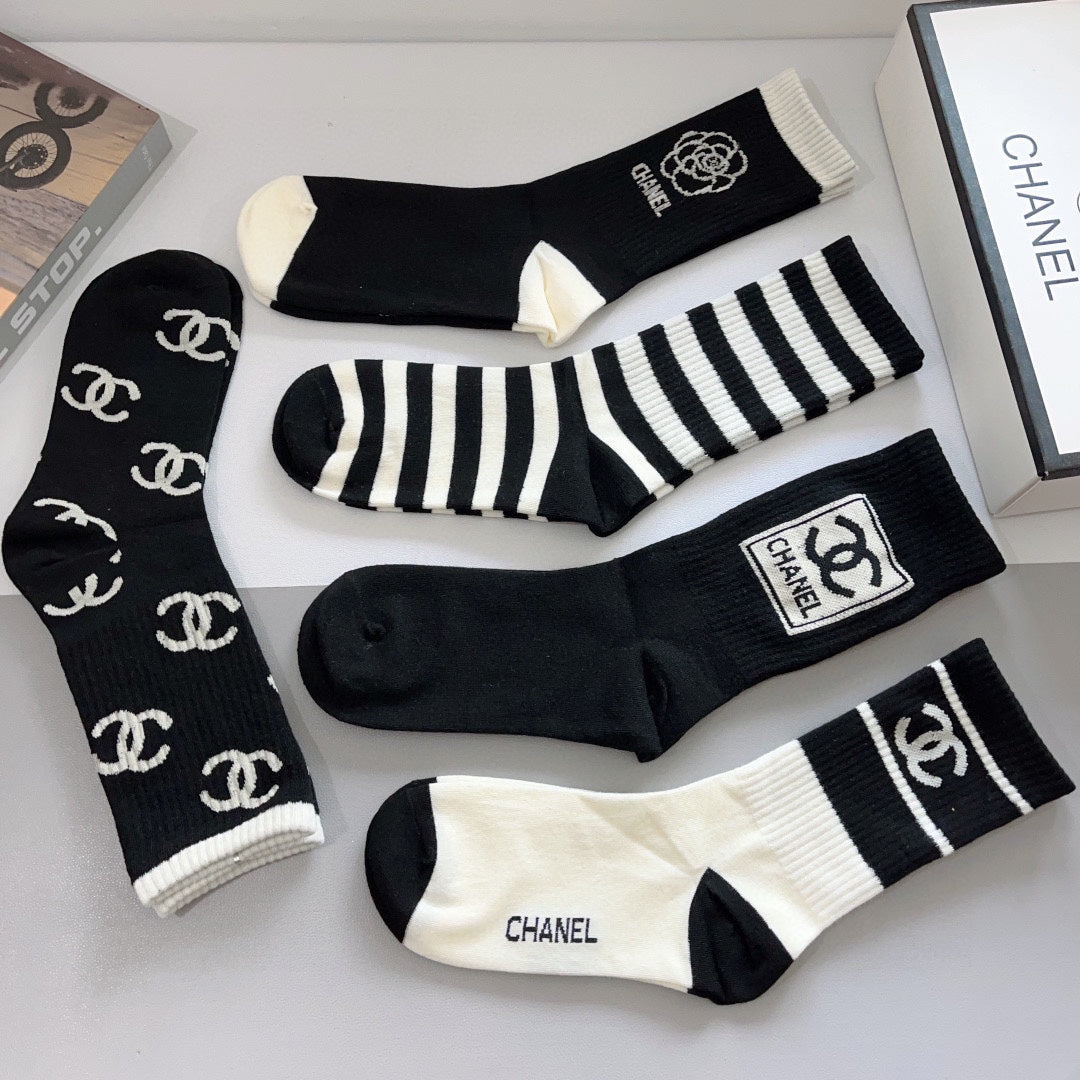 CHANEL CREW SOCKS 425643 ( 1 BOX )