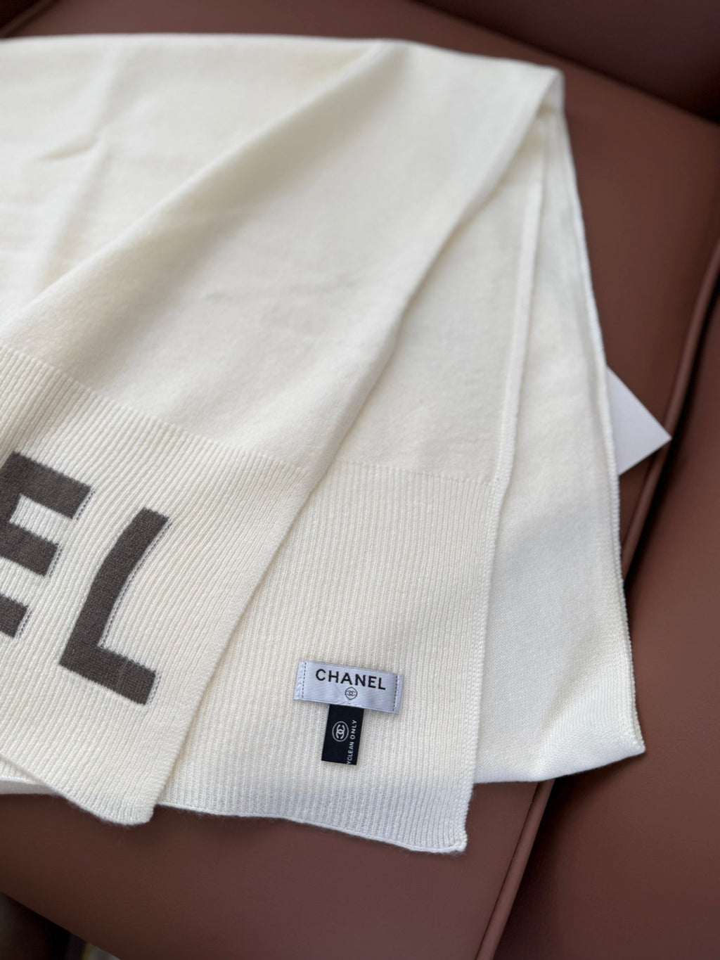 CHANEL 25S SCARF 170 CM IN CASHMERE 943081