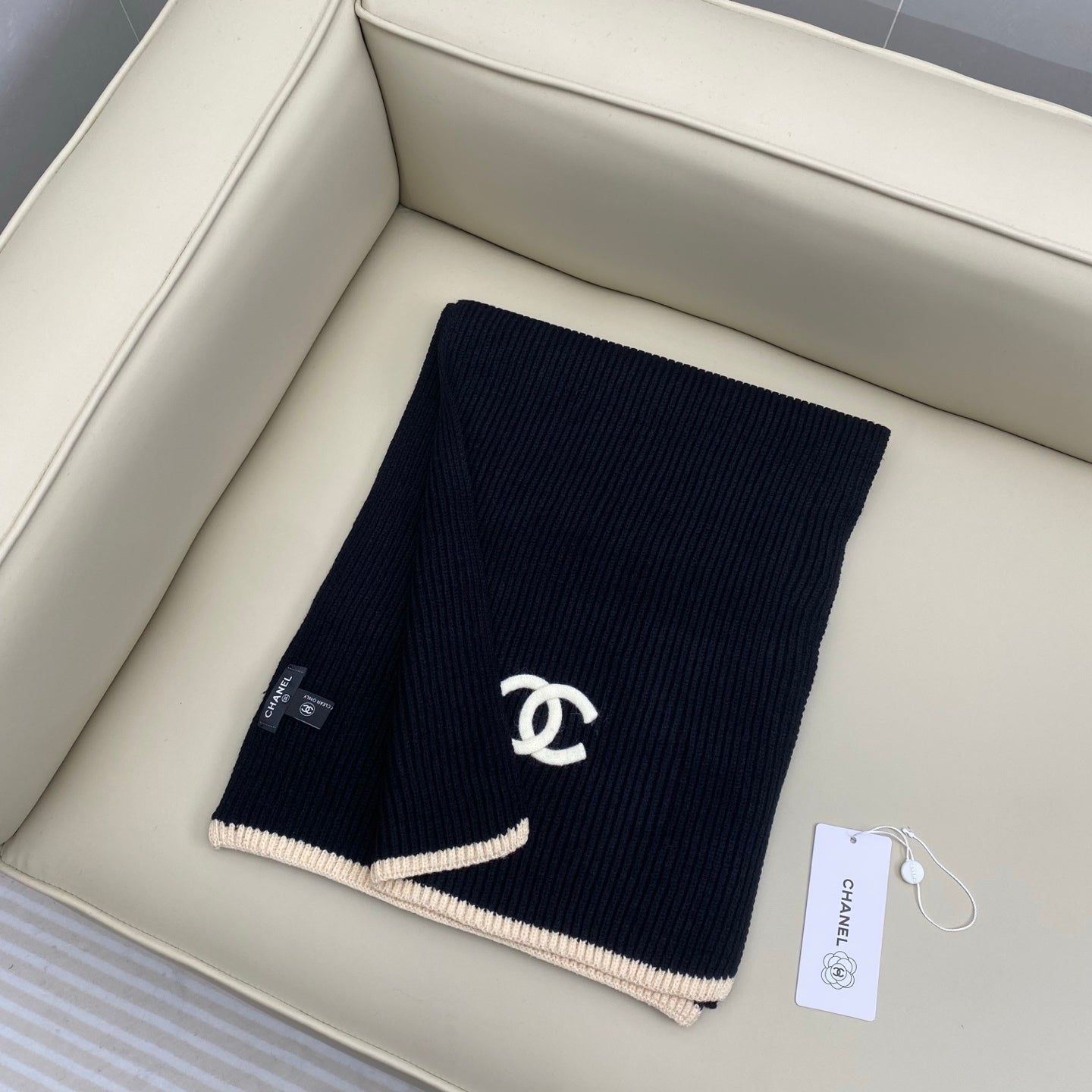CHANEL 25S SCARF IN CASHMERE 931291