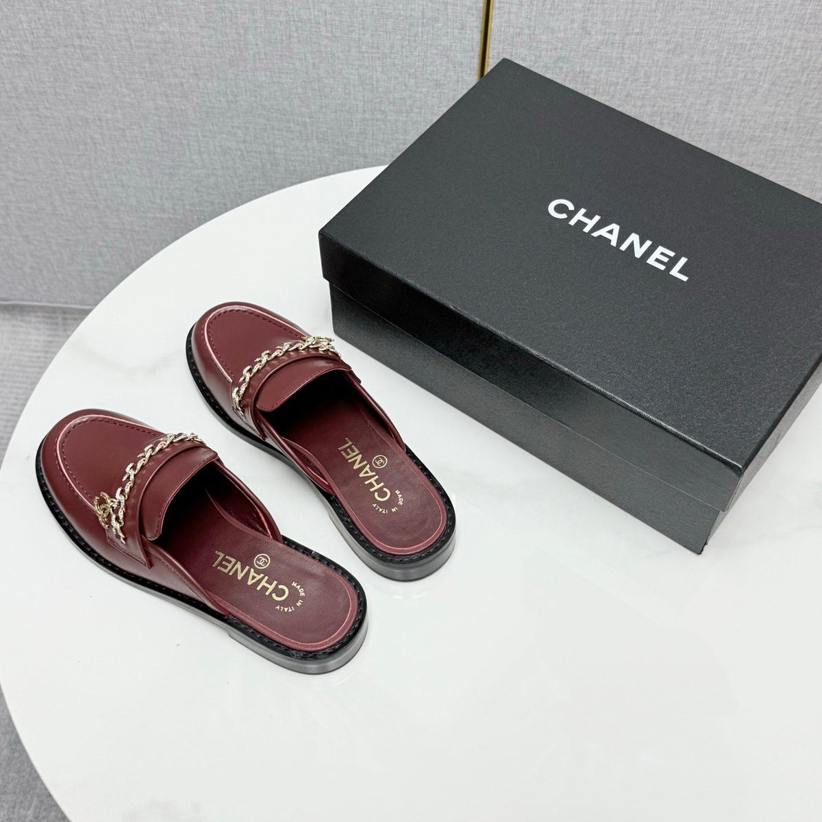 CHANEL FLAT MULE 25S IN DARK RED CALFSKIN STYLE 1