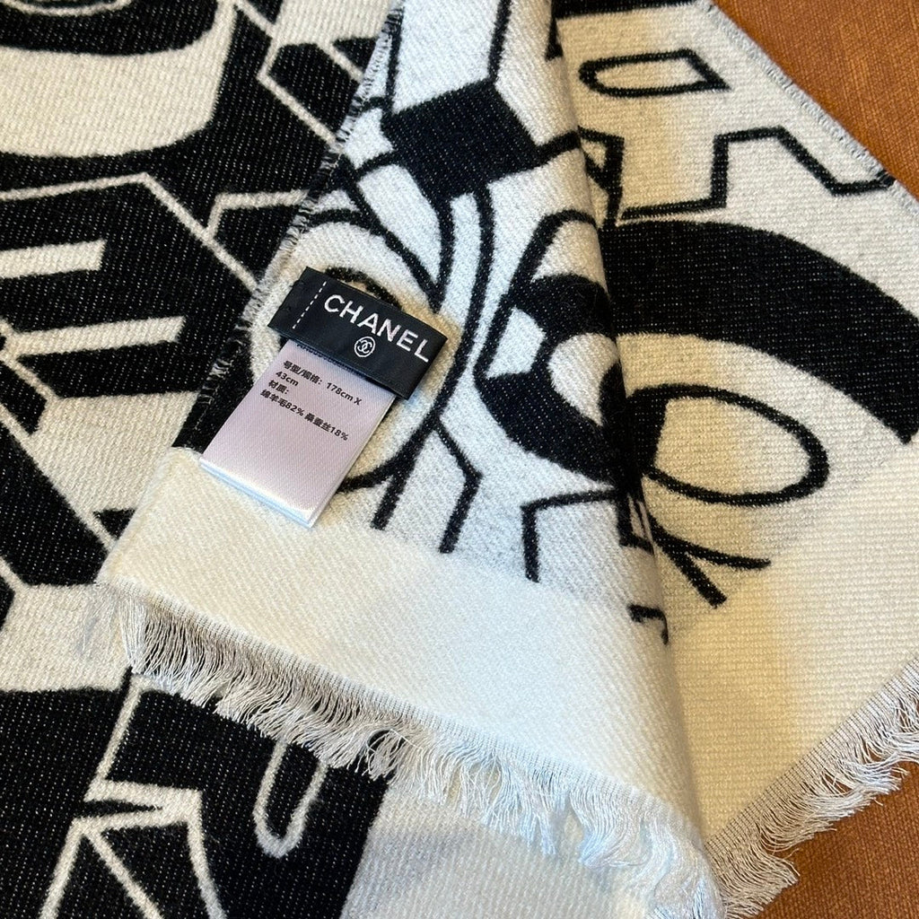 CHANEL LETTER LOGO 178 CM SCARF IN BLACK MIX WHITE SHEEP WOOL AND SILK 393103