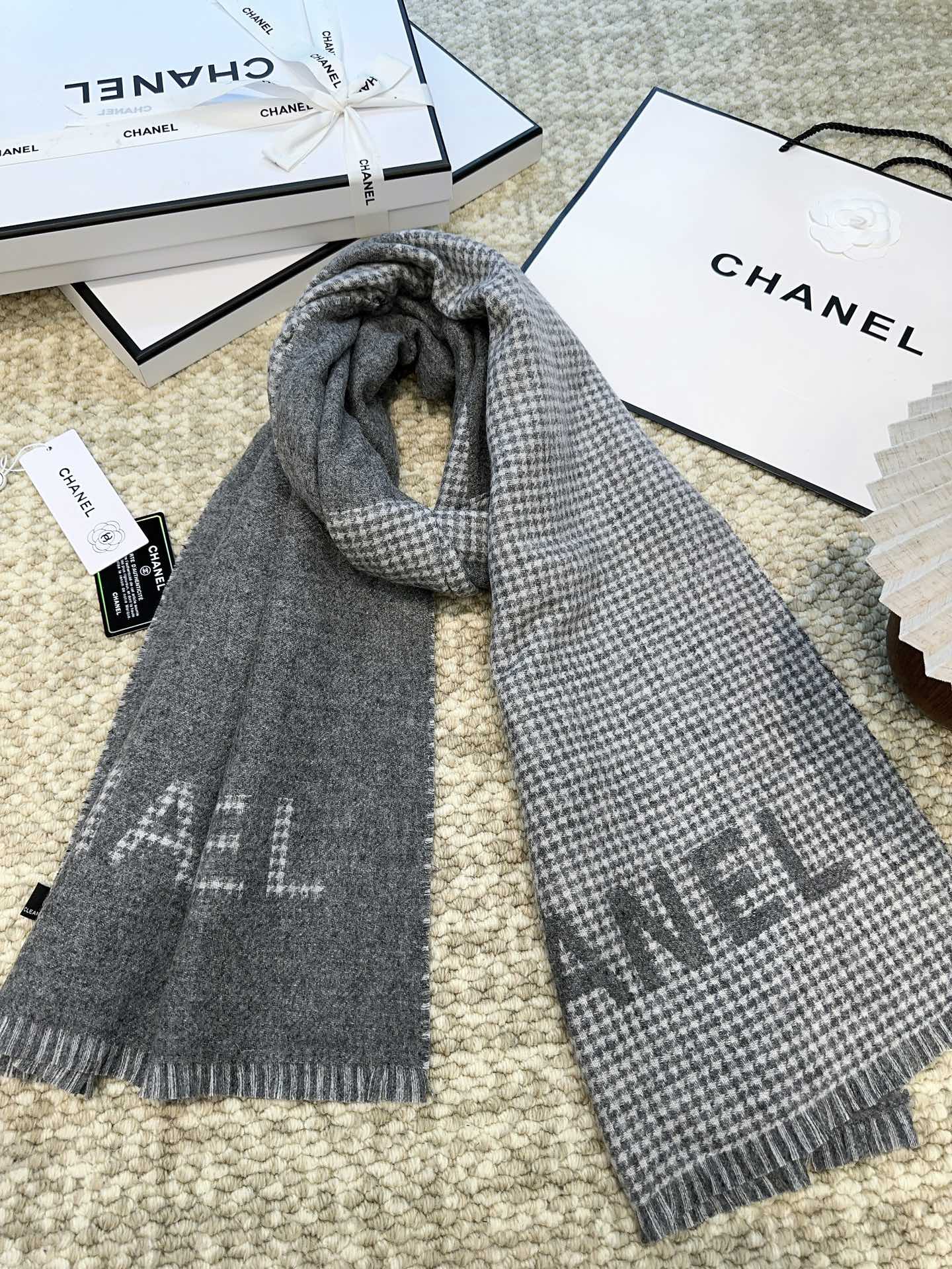 CHANEL HOUNDSTOOTH SCARF 185 CM IN SHADOW GRAY CASHMERE 393122